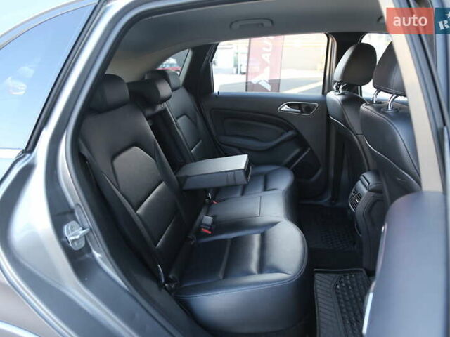 Серый Мерседес Б-класс, объемом двигателя 0 л и пробегом 144 тыс. км за 9900 $, фото 10 на Automoto.ua