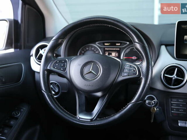 Серый Мерседес Б-класс, объемом двигателя 0 л и пробегом 144 тыс. км за 9900 $, фото 15 на Automoto.ua