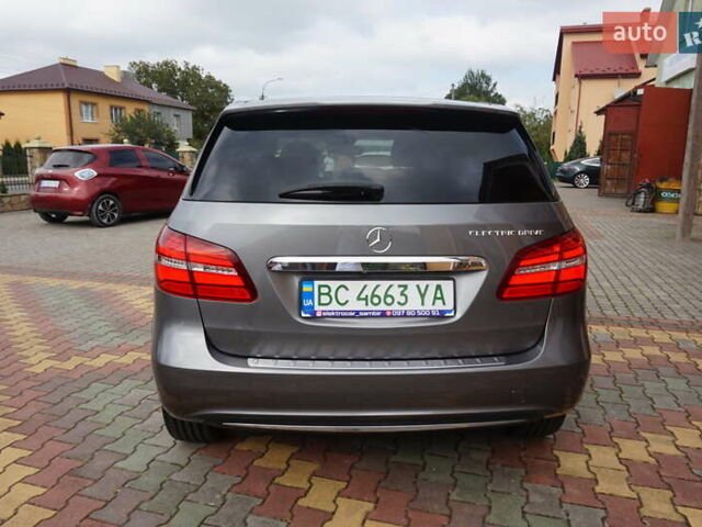 Серый Мерседес Б-класс, объемом двигателя 0 л и пробегом 77 тыс. км за 10995 $, фото 16 на Automoto.ua