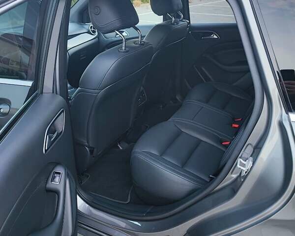 Серый Мерседес Б-класс, объемом двигателя 0 л и пробегом 120 тыс. км за 10400 $, фото 22 на Automoto.ua