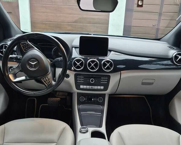 Серый Мерседес Б-класс, объемом двигателя 0 л и пробегом 85 тыс. км за 10700 $, фото 12 на Automoto.ua