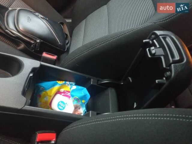 Серый Мерседес Б-класс, объемом двигателя 0 л и пробегом 109 тыс. км за 9300 $, фото 31 на Automoto.ua