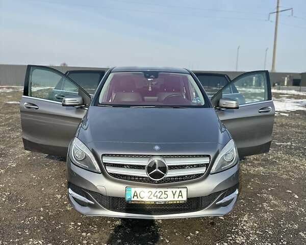 Сірий Мерседес Б-клас, об'ємом двигуна 0 л та пробігом 87 тис. км за 12500 $, фото 1 на Automoto.ua