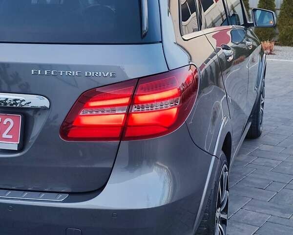 Серый Мерседес Б-класс, объемом двигателя 0 л и пробегом 120 тыс. км за 10400 $, фото 17 на Automoto.ua