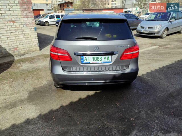 Сірий Мерседес Б-клас, об'ємом двигуна 0 л та пробігом 132 тис. км за 12500 $, фото 1 на Automoto.ua