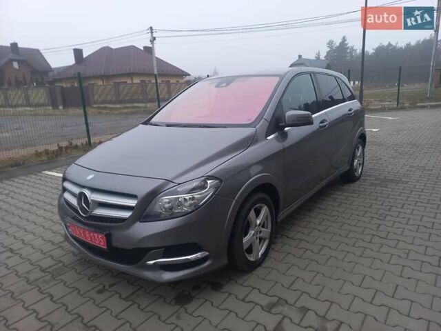 Серый Мерседес Б-класс, объемом двигателя 0 л и пробегом 109 тыс. км за 9300 $, фото 1 на Automoto.ua