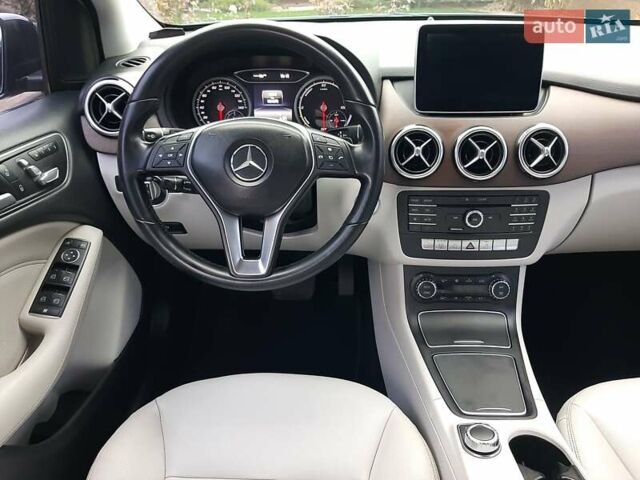 Серый Мерседес Б-класс, объемом двигателя 0 л и пробегом 181 тыс. км за 8500 $, фото 24 на Automoto.ua