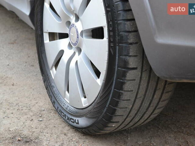 Серый Мерседес Б-класс, объемом двигателя 0 л и пробегом 112 тыс. км за 9999 $, фото 43 на Automoto.ua