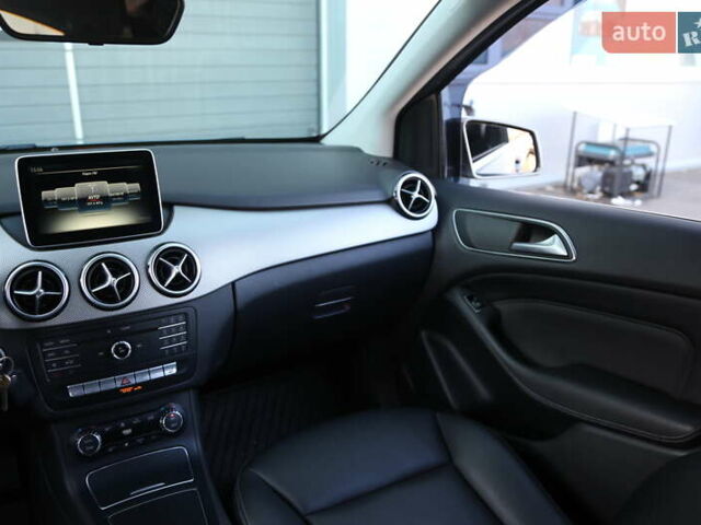 Серый Мерседес Б-класс, объемом двигателя 0 л и пробегом 144 тыс. км за 9900 $, фото 14 на Automoto.ua