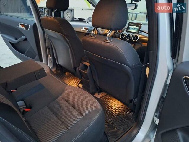 Серый Мерседес Б-класс, объемом двигателя 0 л и пробегом 45 тыс. км за 10500 $, фото 29 на Automoto.ua