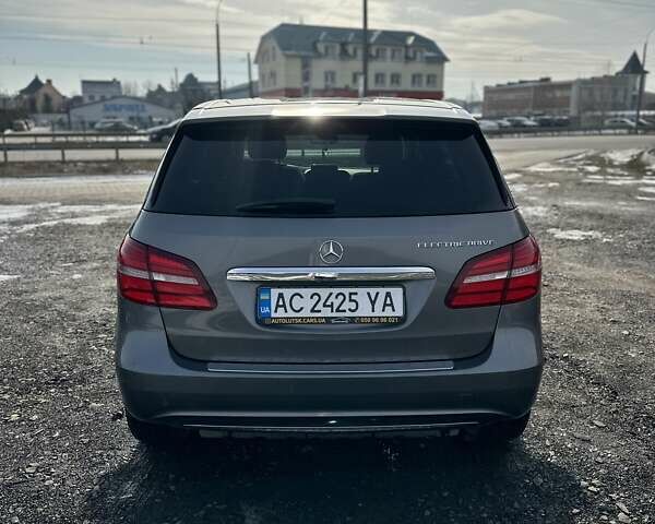 Сірий Мерседес Б-клас, об'ємом двигуна 0 л та пробігом 87 тис. км за 12500 $, фото 6 на Automoto.ua