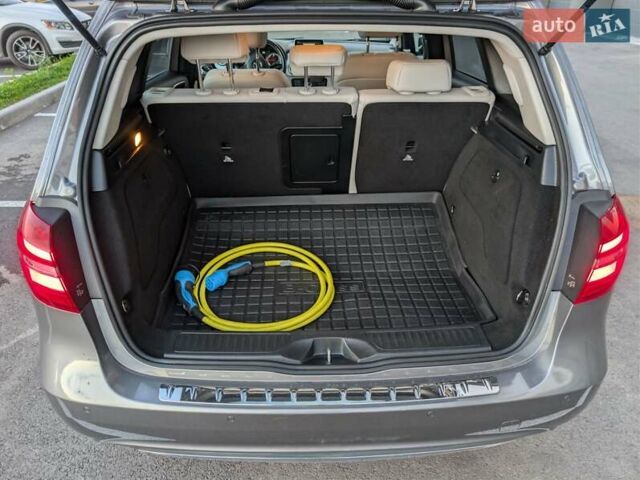 Серый Мерседес Б-класс, объемом двигателя 0 л и пробегом 103 тыс. км за 9500 $, фото 11 на Automoto.ua