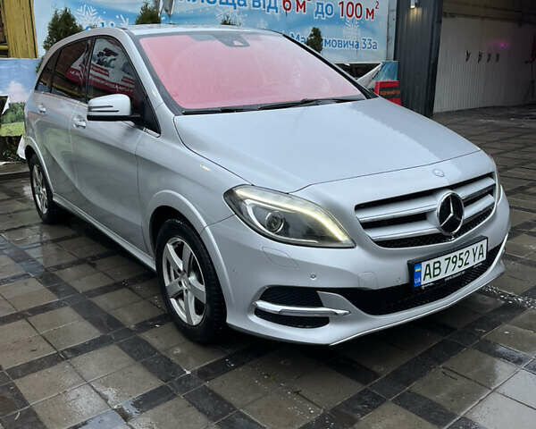 Серый Мерседес Б-класс, объемом двигателя 0 л и пробегом 104 тыс. км за 12700 $, фото 2 на Automoto.ua