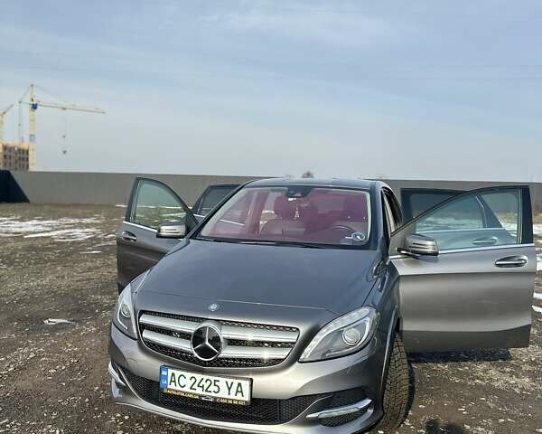 Сірий Мерседес Б-клас, об'ємом двигуна 0 л та пробігом 87 тис. км за 12500 $, фото 4 на Automoto.ua