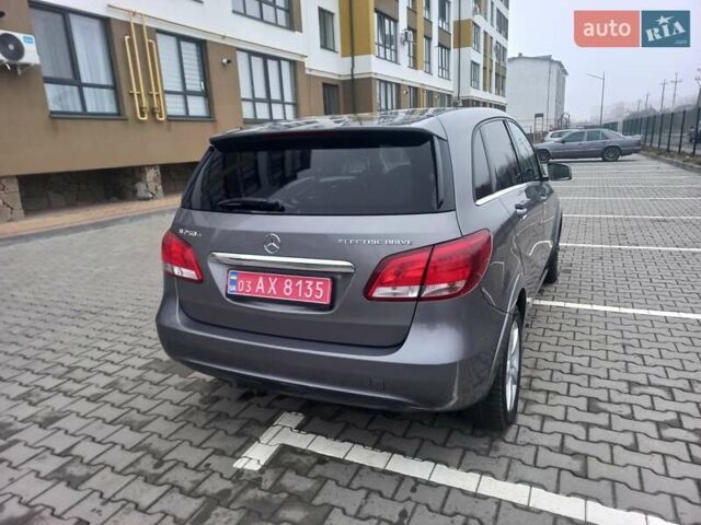 Серый Мерседес Б-класс, объемом двигателя 0 л и пробегом 109 тыс. км за 9300 $, фото 10 на Automoto.ua