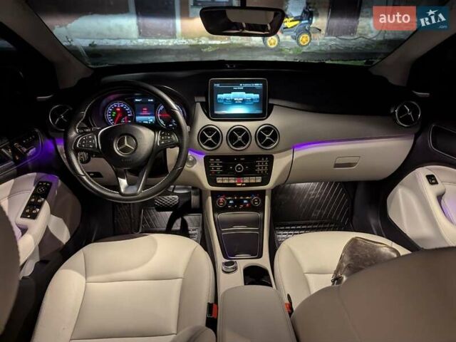 Серый Мерседес Б-класс, объемом двигателя 0 л и пробегом 103 тыс. км за 9500 $, фото 2 на Automoto.ua