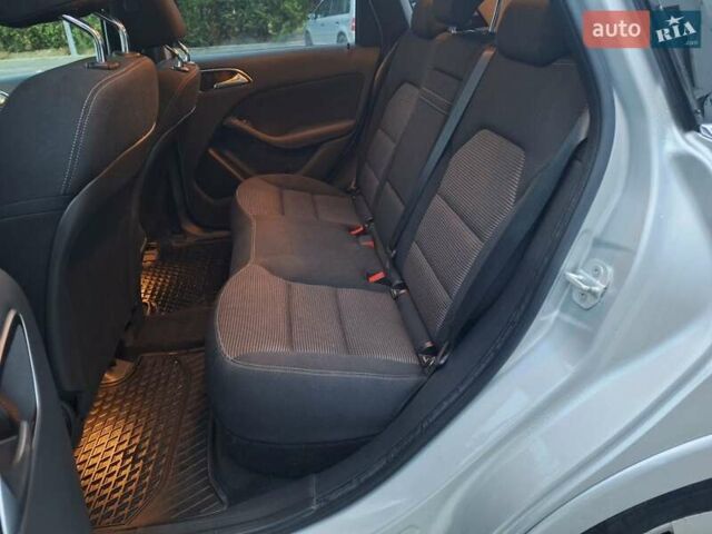 Серый Мерседес Б-класс, объемом двигателя 0 л и пробегом 45 тыс. км за 10500 $, фото 11 на Automoto.ua