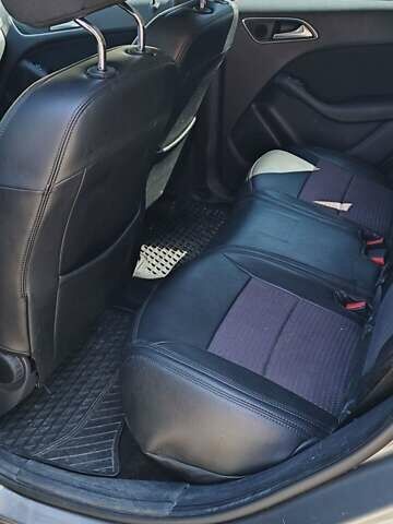 Серый Мерседес Б-класс, объемом двигателя 0 л и пробегом 119 тыс. км за 9400 $, фото 8 на Automoto.ua