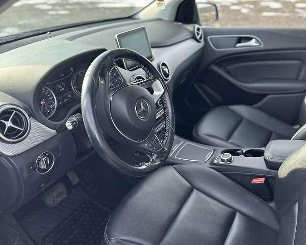 Сірий Мерседес Б-клас, об'ємом двигуна 0 л та пробігом 87 тис. км за 12500 $, фото 11 на Automoto.ua
