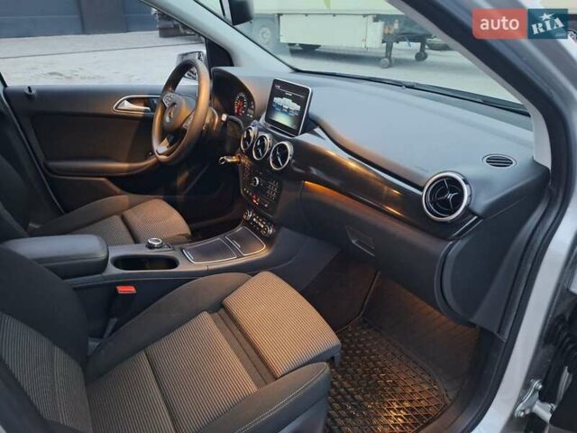 Серый Мерседес Б-класс, объемом двигателя 0 л и пробегом 45 тыс. км за 10500 $, фото 24 на Automoto.ua