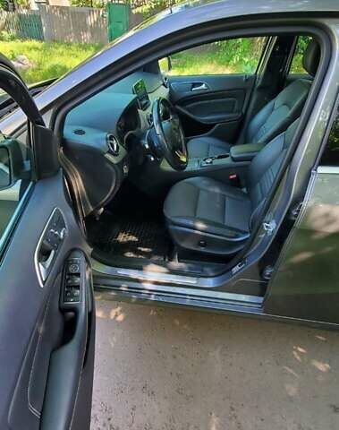 Сірий Мерседес Б-клас, об'ємом двигуна 0 л та пробігом 91 тис. км за 11900 $, фото 13 на Automoto.ua