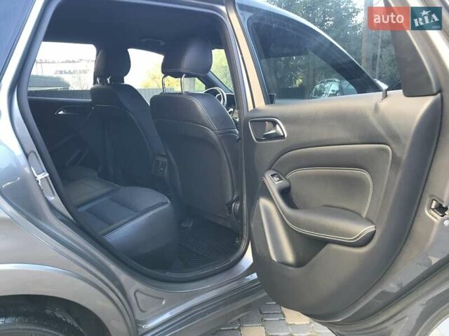 Серый Мерседес Б-класс, объемом двигателя 0 л и пробегом 164 тыс. км за 9599 $, фото 77 на Automoto.ua