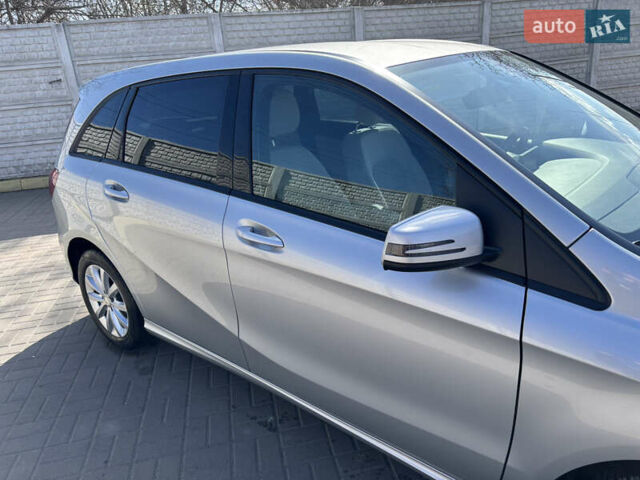 Сірий Мерседес Б-клас, об'ємом двигуна 2.2 л та пробігом 116 тис. км за 15099 $, фото 2 на Automoto.ua