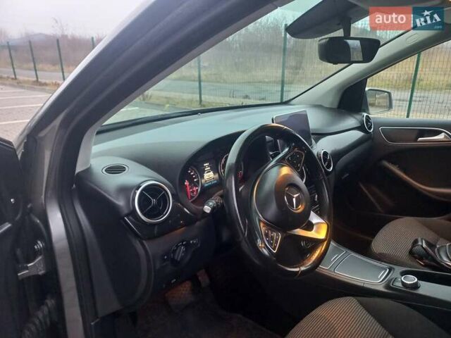 Серый Мерседес Б-класс, объемом двигателя 0 л и пробегом 109 тыс. км за 9300 $, фото 15 на Automoto.ua