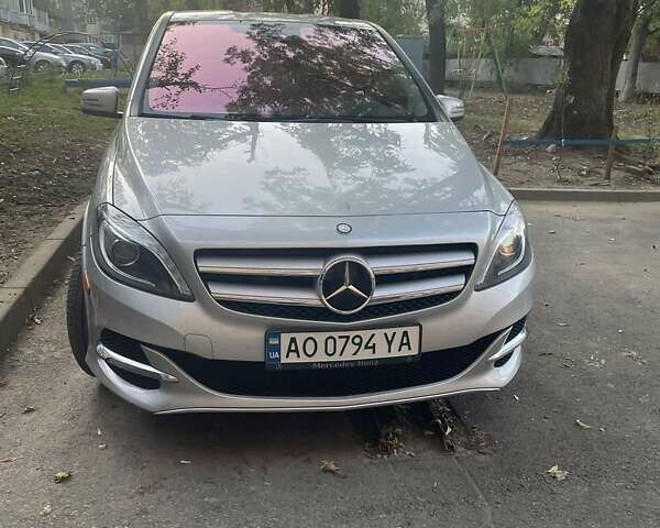 Мерседес Б-класс 2015 в Ужгороде на Automoto.ua Серый Мерседес Б-класс, объемом двигателя 0 л и пробегом 117 тыс. км за 14000 $, фото 2 на Automoto.ua