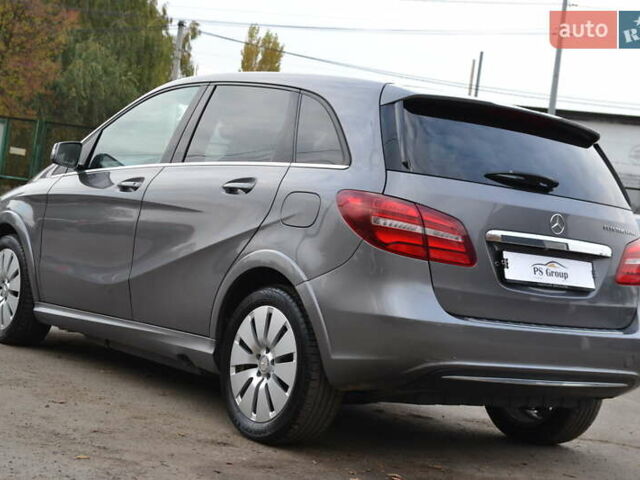 Серый Мерседес Б-класс, объемом двигателя 0 л и пробегом 112 тыс. км за 9999 $, фото 10 на Automoto.ua