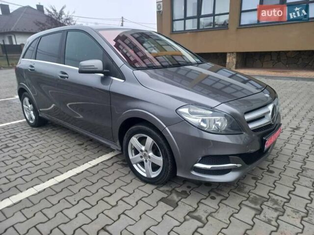 Серый Мерседес Б-класс, объемом двигателя 0 л и пробегом 109 тыс. км за 9300 $, фото 7 на Automoto.ua