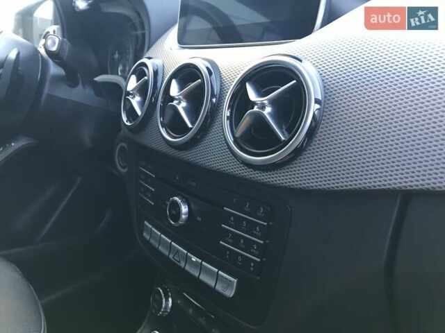 Серый Мерседес Б-класс, объемом двигателя 0 л и пробегом 164 тыс. км за 9599 $, фото 108 на Automoto.ua