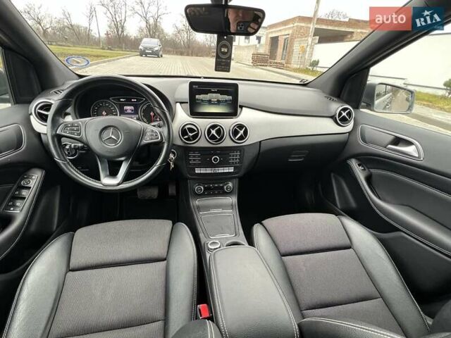 Сірий Мерседес Б-клас, об'ємом двигуна 0 л та пробігом 79 тис. км за 9250 $, фото 11 на Automoto.ua