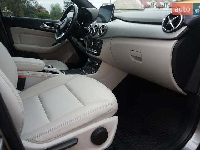 Серый Мерседес Б-класс, объемом двигателя 0 л и пробегом 77 тыс. км за 10995 $, фото 37 на Automoto.ua