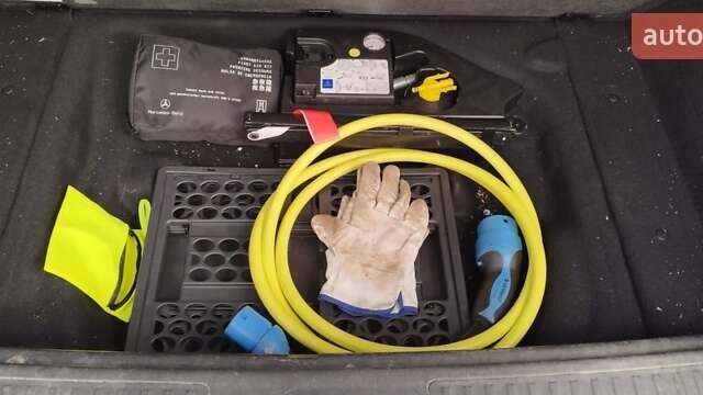 Серый Мерседес Б-класс, объемом двигателя 0 л и пробегом 119 тыс. км за 9400 $, фото 4 на Automoto.ua