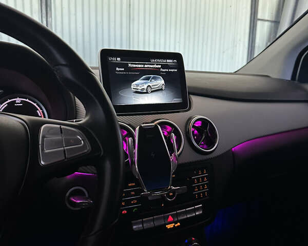 Серый Мерседес Б-класс, объемом двигателя 0 л и пробегом 125 тыс. км за 13500 $, фото 3 на Automoto.ua