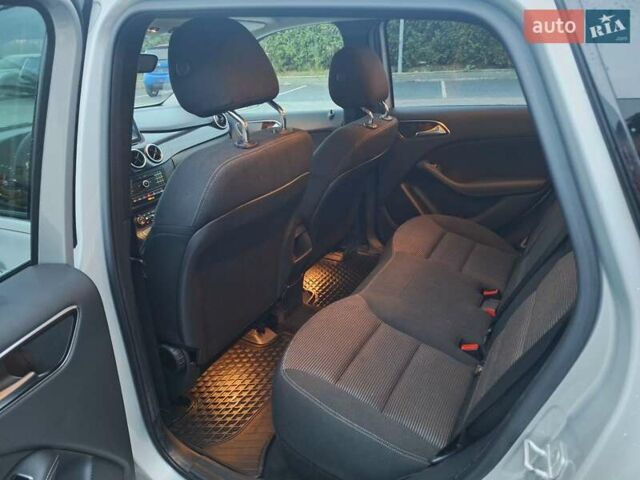 Серый Мерседес Б-класс, объемом двигателя 0 л и пробегом 45 тыс. км за 10500 $, фото 9 на Automoto.ua