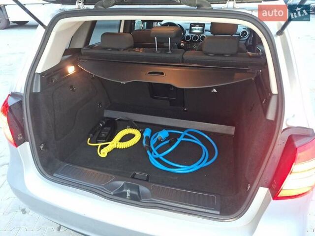 Серый Мерседес Б-класс, объемом двигателя 0 л и пробегом 45 тыс. км за 10500 $, фото 15 на Automoto.ua