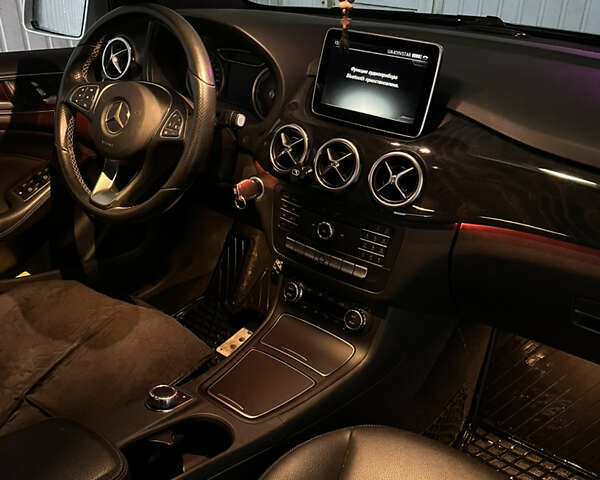 Серый Мерседес Б-класс, объемом двигателя 0 л и пробегом 104 тыс. км за 12700 $, фото 9 на Automoto.ua