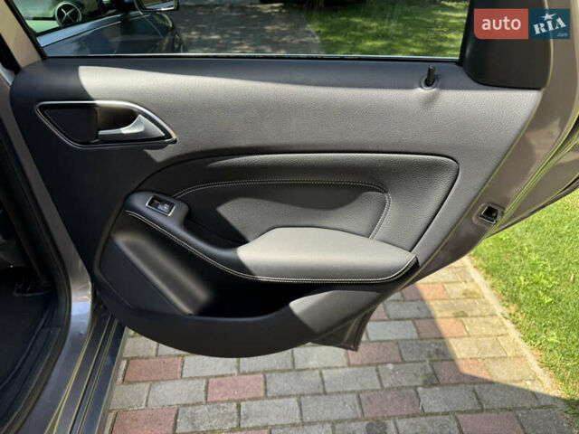 Серый Мерседес Б-класс, объемом двигателя 0 л и пробегом 130 тыс. км за 12500 $, фото 4 на Automoto.ua