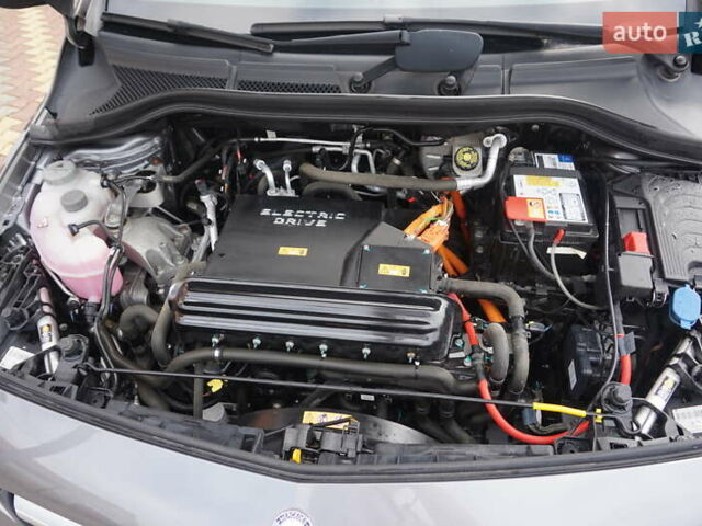 Серый Мерседес Б-класс, объемом двигателя 0 л и пробегом 77 тыс. км за 10995 $, фото 50 на Automoto.ua