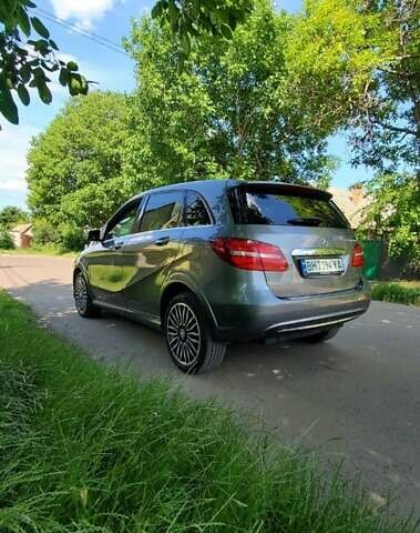 Сірий Мерседес Б-клас, об'ємом двигуна 0 л та пробігом 91 тис. км за 11900 $, фото 1 на Automoto.ua