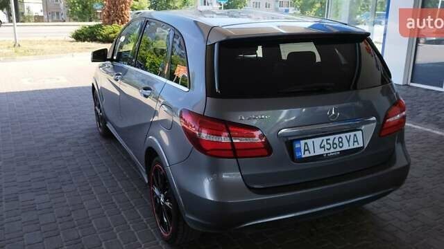 Серый Мерседес Б-класс, объемом двигателя 0 л и пробегом 119 тыс. км за 9400 $, фото 9 на Automoto.ua