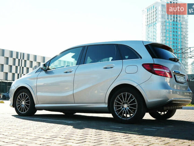 Серый Мерседес Б-класс, объемом двигателя 0 л и пробегом 185 тыс. км за 10200 $, фото 4 на Automoto.ua