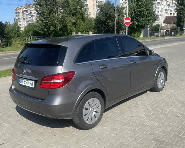 Сірий Мерседес Б-клас, об'ємом двигуна 0 л та пробігом 123 тис. км за 12000 $, фото 18 на Automoto.ua