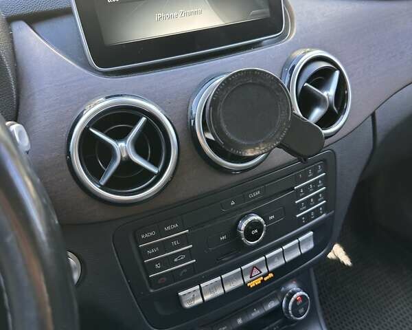 Мерседес Б-класс 2015 в Ужгороде на Automoto.ua Серый Мерседес Б-класс, объемом двигателя 0 л и пробегом 117 тыс. км за 14000 $, фото 5 на Automoto.ua