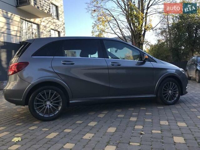 Серый Мерседес Б-класс, объемом двигателя 0 л и пробегом 164 тыс. км за 9599 $, фото 4 на Automoto.ua