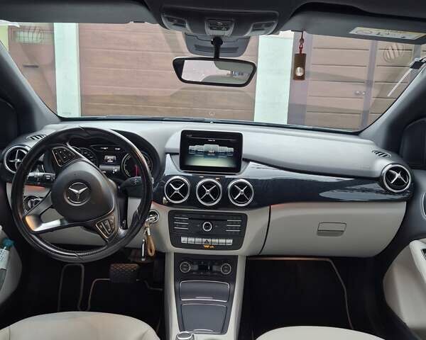 Серый Мерседес Б-класс, объемом двигателя 0 л и пробегом 85 тыс. км за 10700 $, фото 11 на Automoto.ua