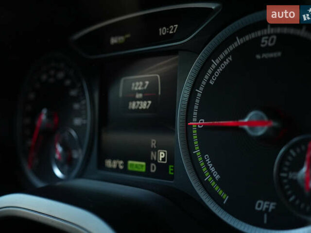 Серый Мерседес Б-класс, объемом двигателя 0 л и пробегом 185 тыс. км за 10200 $, фото 63 на Automoto.ua