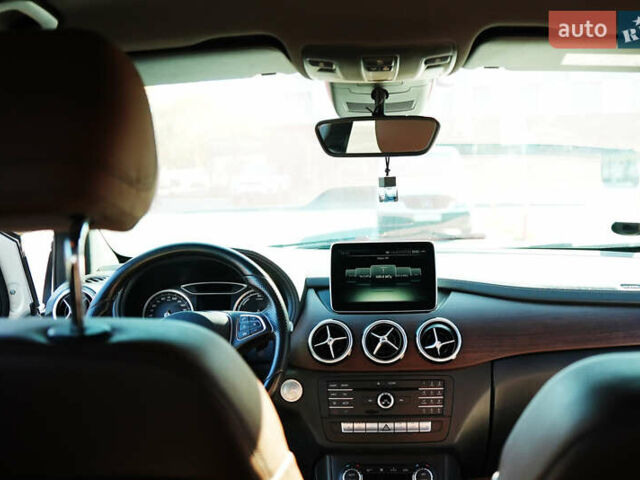 Серый Мерседес Б-класс, объемом двигателя 0 л и пробегом 185 тыс. км за 10200 $, фото 50 на Automoto.ua